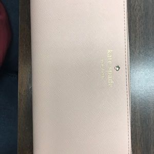 Slightly used Kate Spade Wallet ♠️